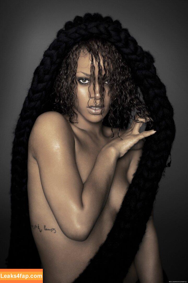 Rihanna / badgalriri leaked photo photo #0737