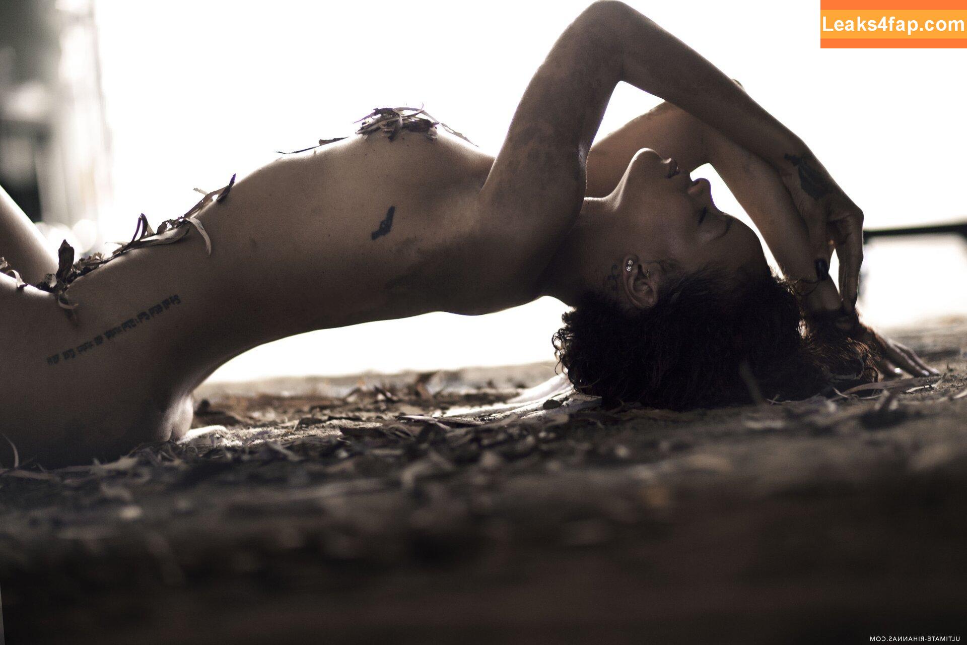 Rihanna / badgalriri leaked photo photo #0743