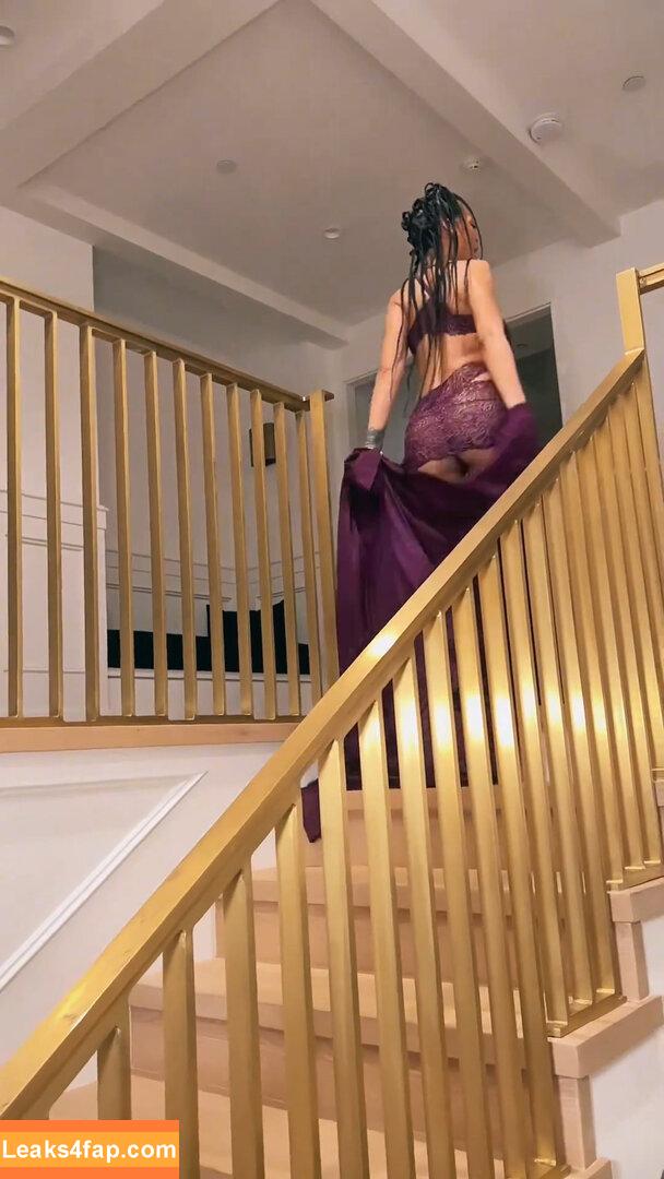 Rihanna / badgalriri leaked photo photo #0747