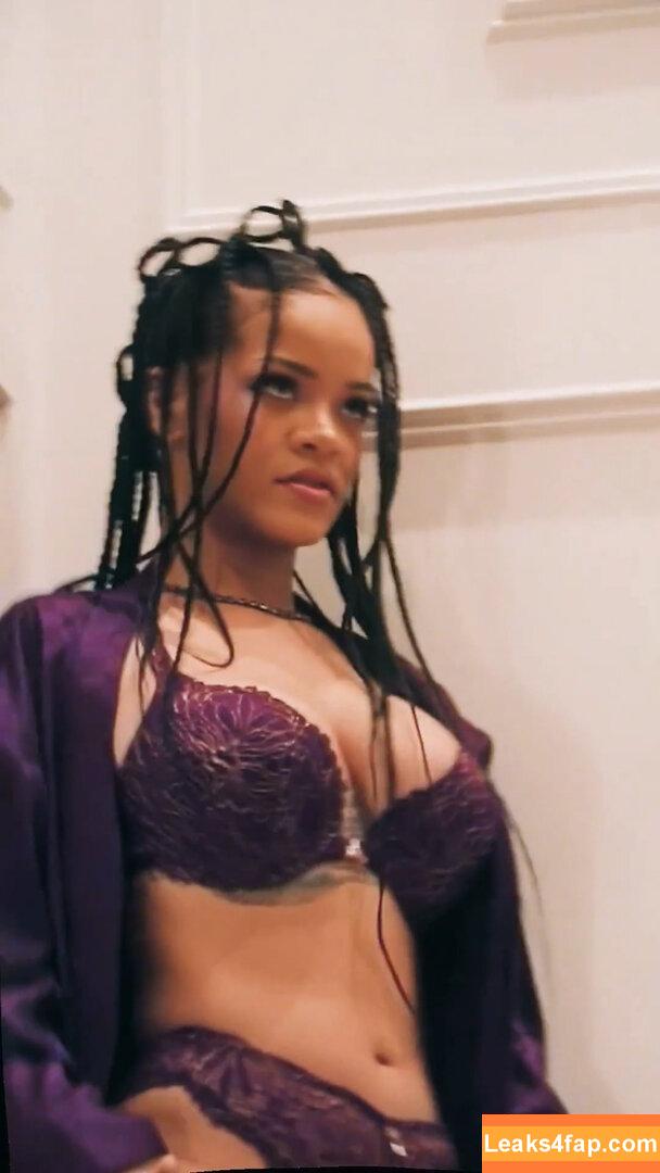 Rihanna / badgalriri leaked photo photo #0750