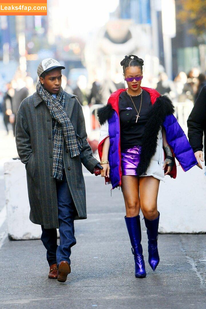 Rihanna / badgalriri leaked photo photo #0782