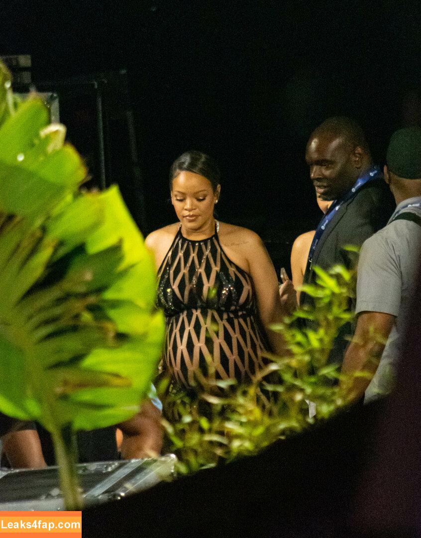 Rihanna / badgalriri leaked photo photo #0800