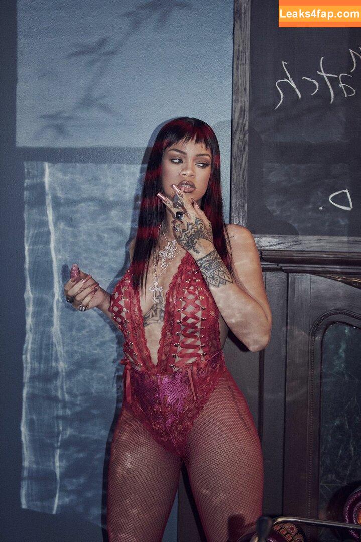 Rihanna / badgalriri leaked photo photo #0809