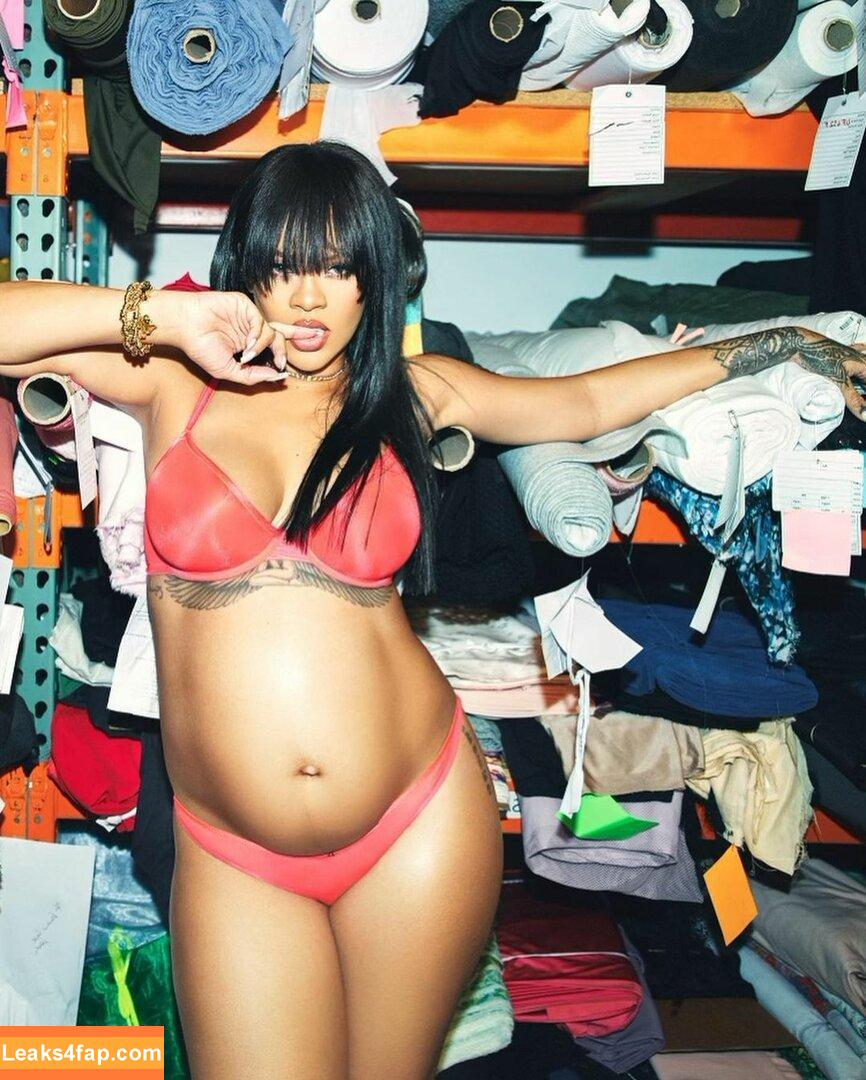Rihanna / badgalriri leaked photo photo #0816