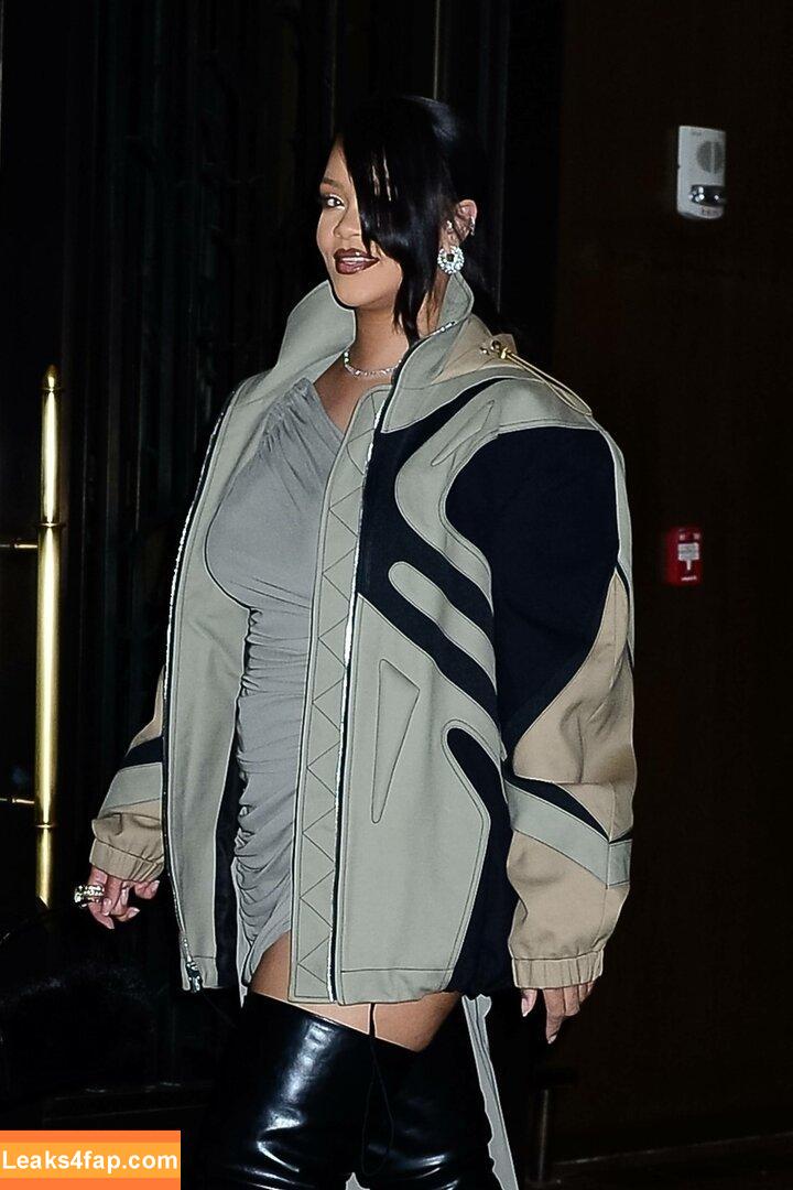 Rihanna / badgalriri leaked photo photo #0821