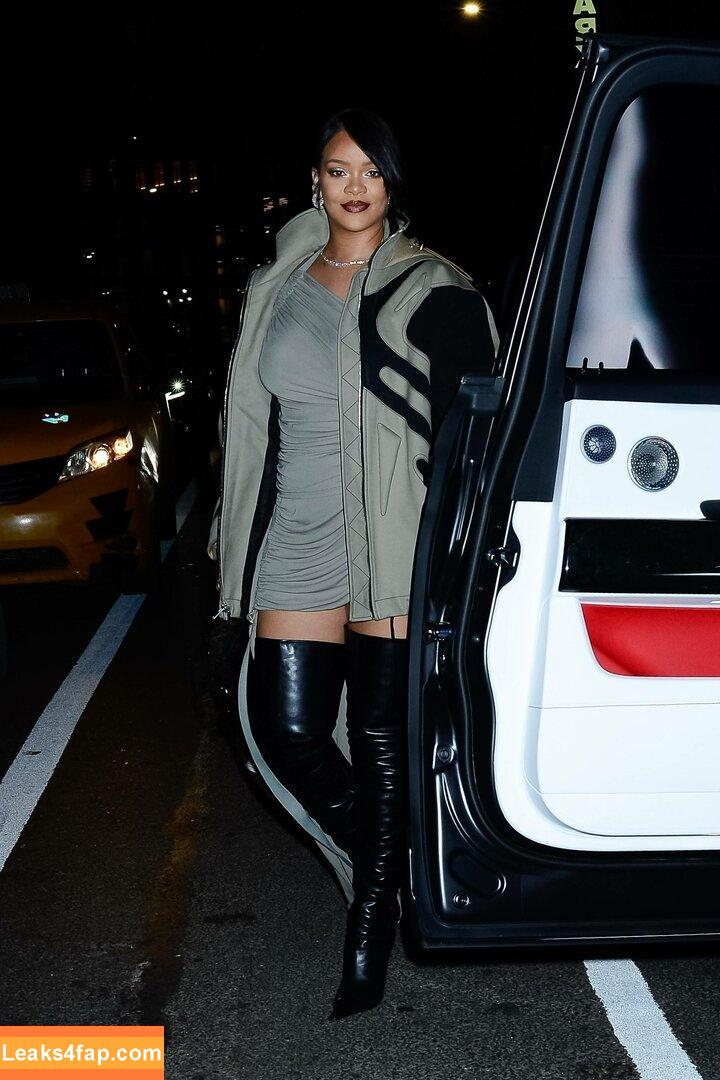 Rihanna / badgalriri leaked photo photo #0823