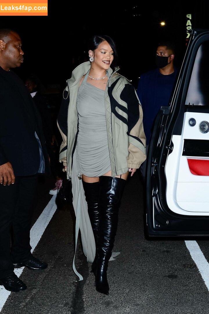 Rihanna / badgalriri leaked photo photo #0824