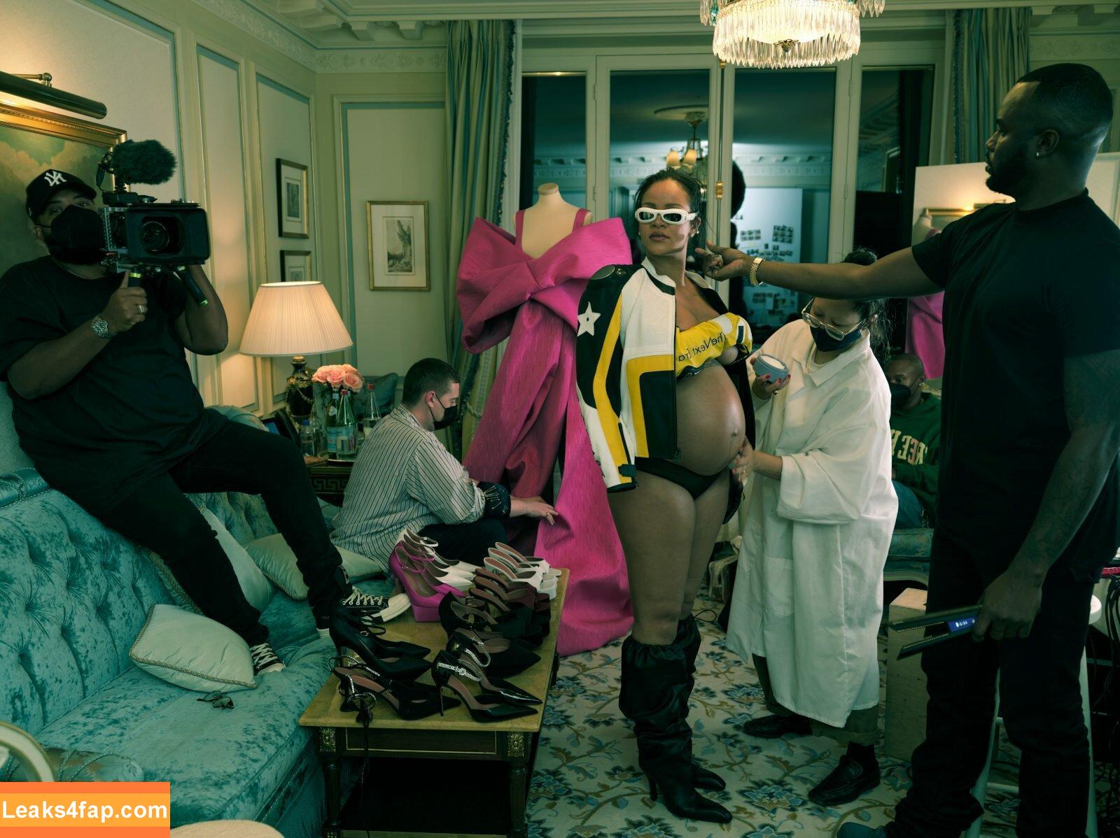 Rihanna / badgalriri leaked photo photo #0868