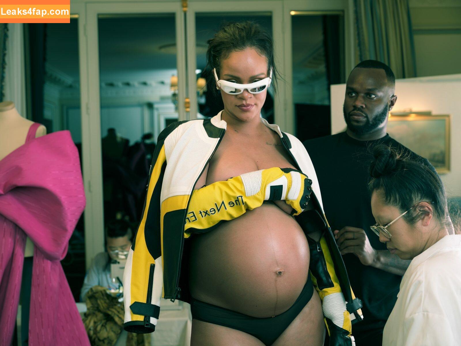 Rihanna / badgalriri leaked photo photo #0869