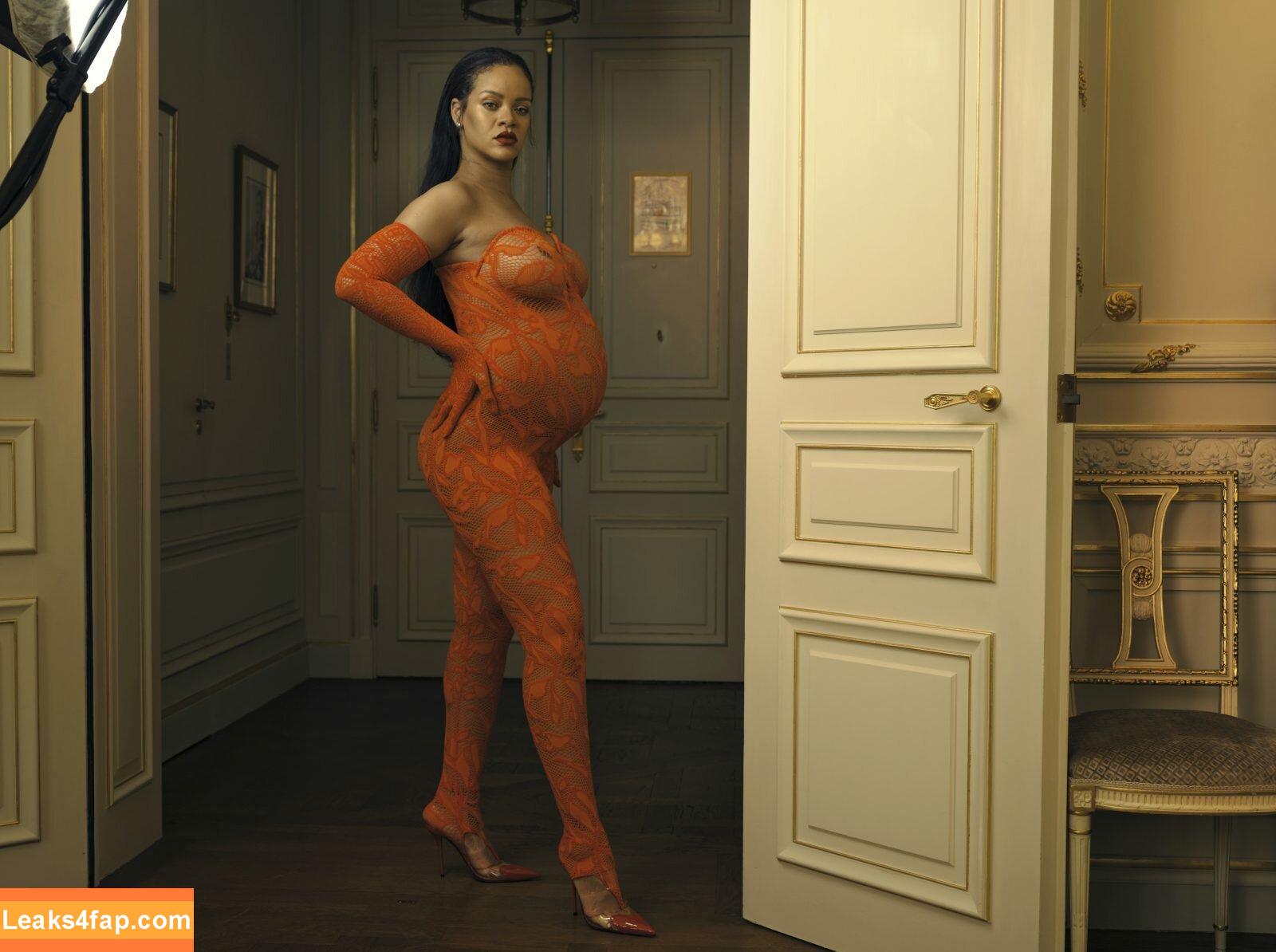 Rihanna / badgalriri leaked photo photo #0875