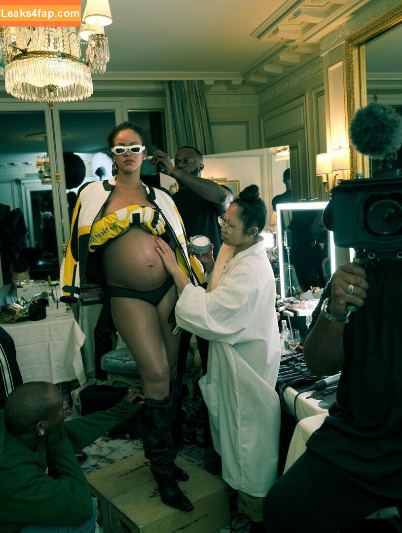 Rihanna / badgalriri leaked photo photo #0882