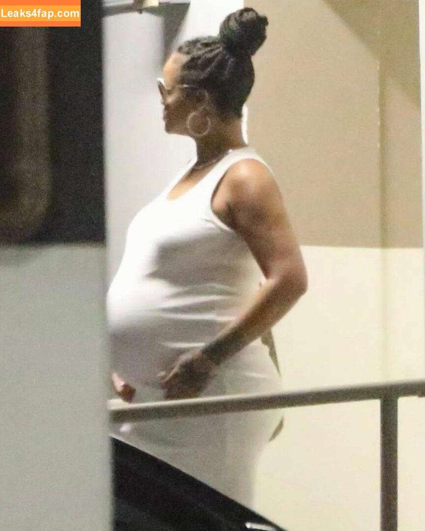 Rihanna / badgalriri leaked photo photo #0885