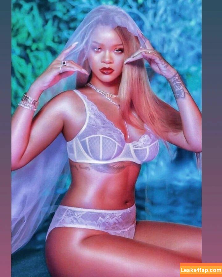 Rihanna / badgalriri leaked photo photo #0893