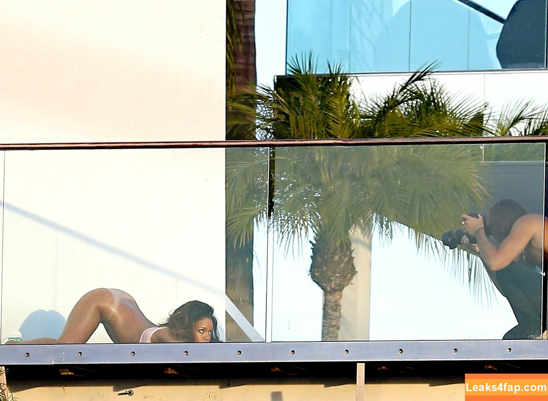 Rihanna / badgalriri leaked photo photo #0904