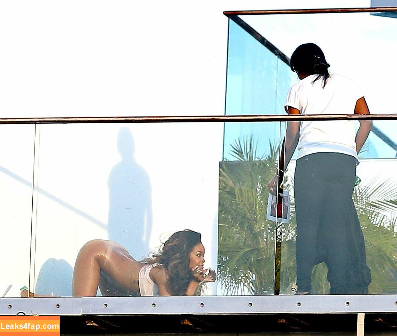 Rihanna / badgalriri leaked photo photo #0912