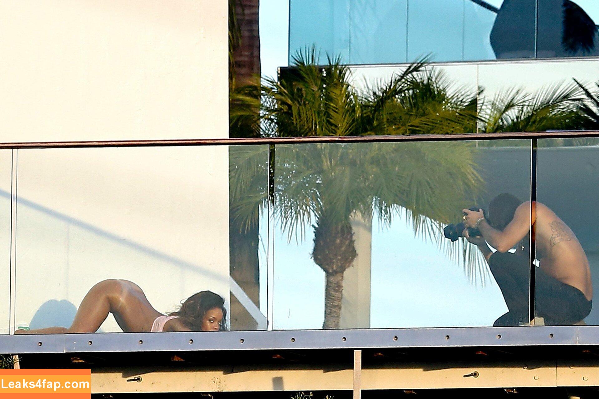 Rihanna / badgalriri leaked photo photo #0916