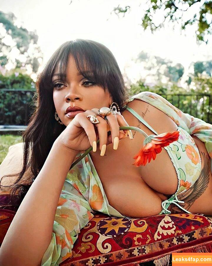 Rihanna / badgalriri leaked photo photo #0924