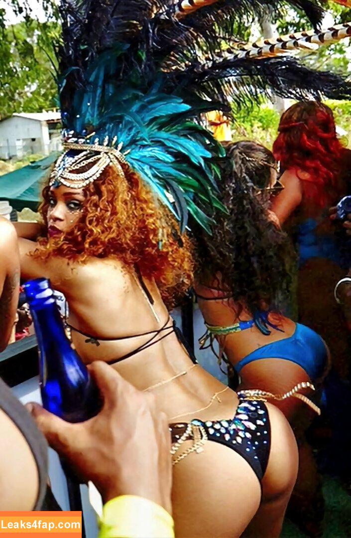 Rihanna / badgalriri leaked photo photo #0933