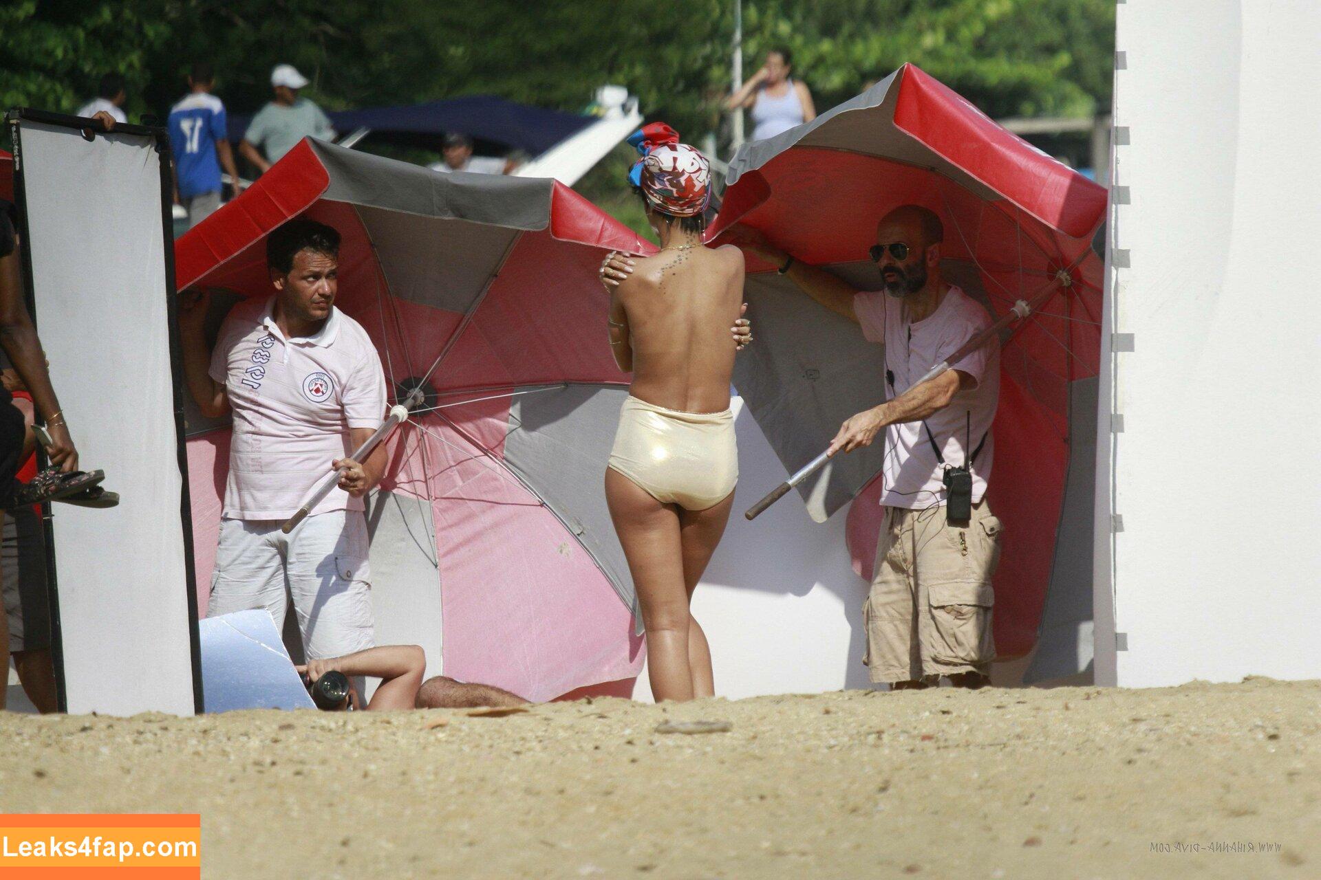 Rihanna / badgalriri leaked photo photo #0945