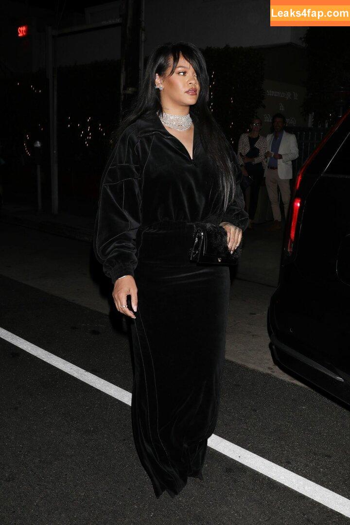 Rihanna / badgalriri leaked photo photo #0967