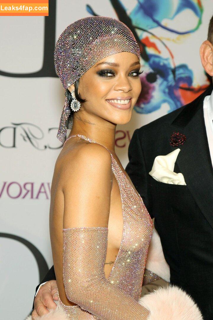 Rihanna / badgalriri leaked photo photo #0993