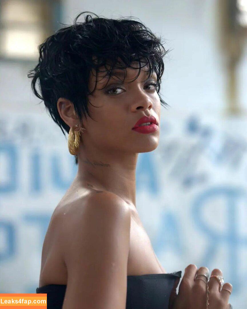 Rihanna / badgalriri leaked photo photo #0997