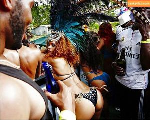 Rihanna photo #0009