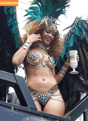 Rihanna photo #0011