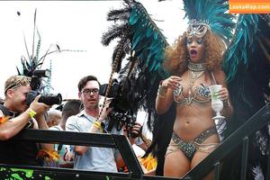 Rihanna photo #0015