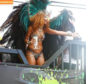 Rihanna photo #0019