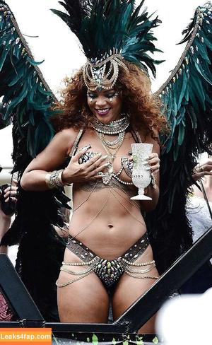 Rihanna photo #0021