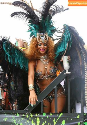 Rihanna photo #0033
