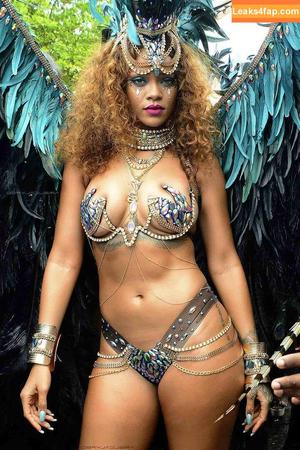 Rihanna photo #0036