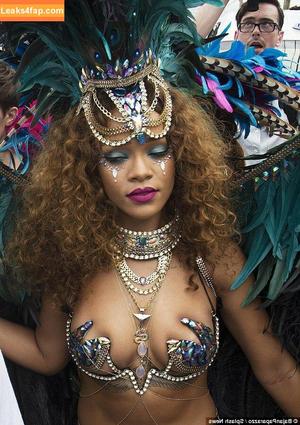 Rihanna photo #0038