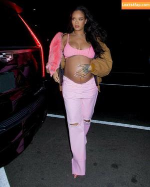 Rihanna photo #0105