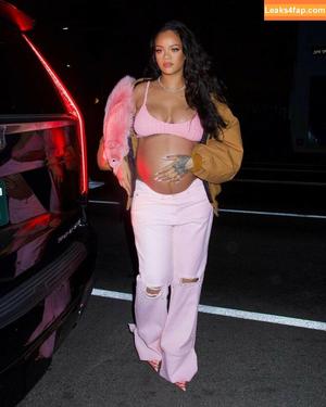 Rihanna photo #0107