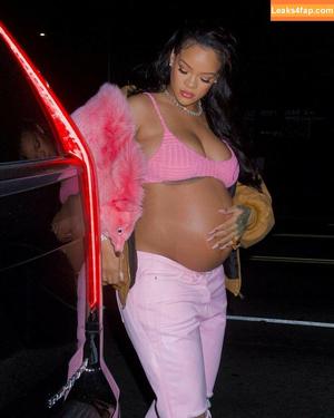 Rihanna photo #0108