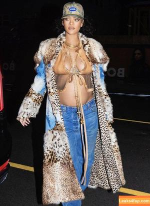 Rihanna photo #0109