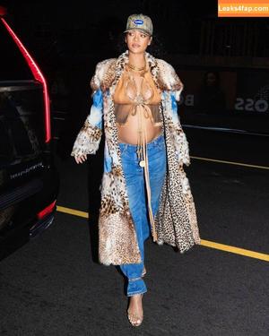Rihanna photo #0111