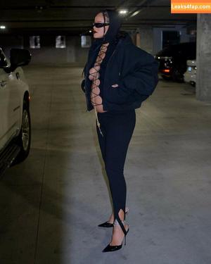 Rihanna photo #0114