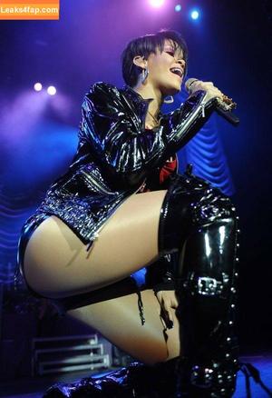 Rihanna photo #0124