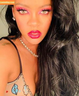 Rihanna photo #0125
