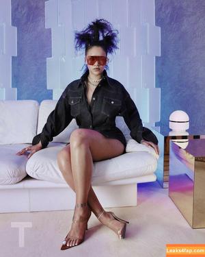 Rihanna photo #0136
