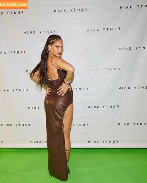 Rihanna photo #0152