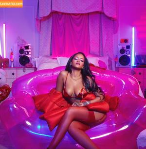 Rihanna photo #0159