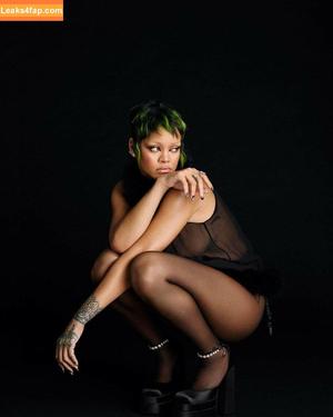 Rihanna photo #0179