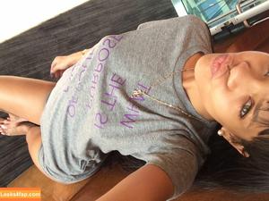 Rihanna photo #0238