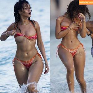 Rihanna photo #0241