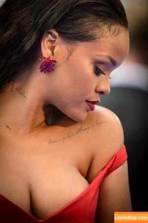 Rihanna photo #0246