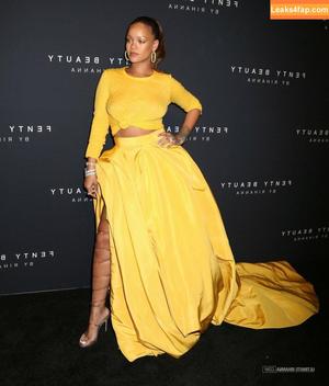 Rihanna photo #0250